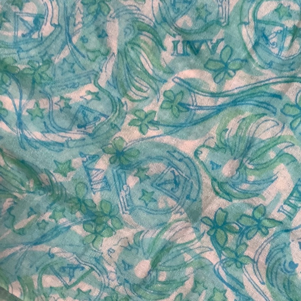 Women’s Lilly Pulitzer Scarf - Picture 4 of 7